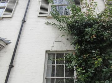 Photo of cracks in 9 Parks Road before refurbishment