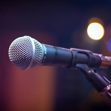 Close up photo of a microphone
